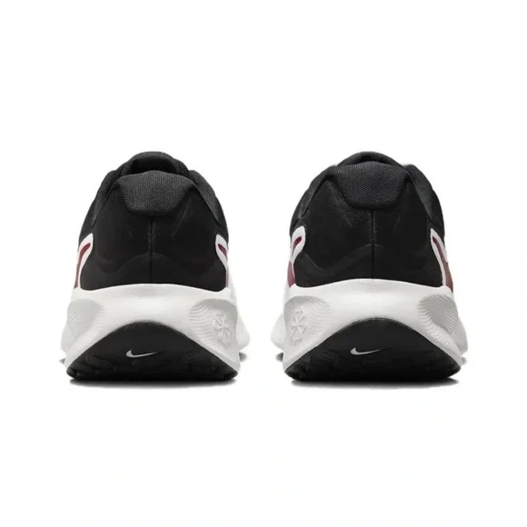 Nike White and Red Athletic Shoes men’s running shoe revolution - Picture 5 of 11